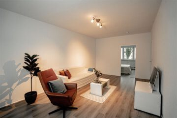 Bei Anmietung Kaltmiete sparen!, 08451 Crimmitschau, Etagenwohnung